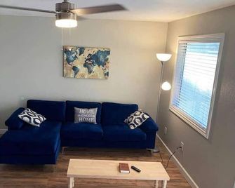 Quiet Professional- Clean, Quiet, Convenient-Clovis, Nm - Clovis - Olohuone