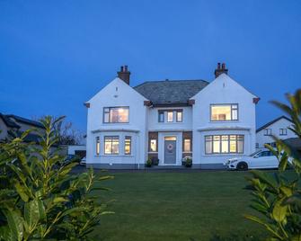 Larkhill House - Portrush