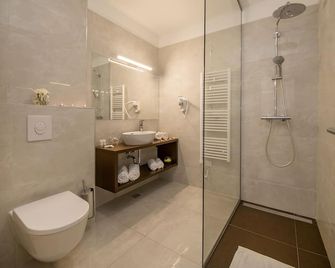 Hotel Rotondo - Trogir - Bad