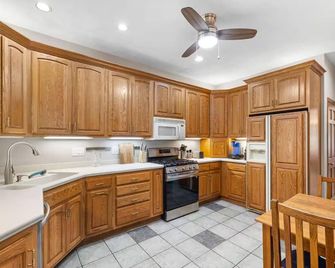 6bdrm With Hot Tub Mt Wash - Pittsburgh - Kitchen