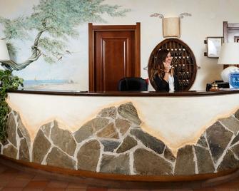 La Jacia Hotel & Resort - Arzachena - Front desk