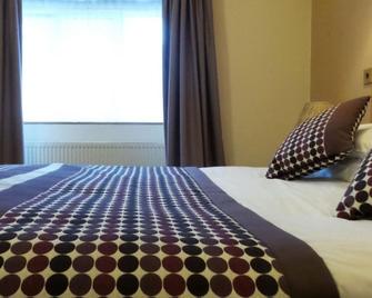 Parkside International Hotel - Reading - Bedroom