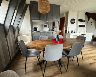 Le Delta de Super-Besse - Besse-et-Saint-Anastaise - Salle à manger