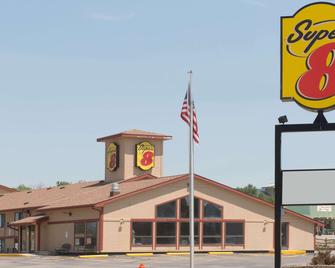 Super 8 by Wyndham Chadron NE - Chadron - Edificio