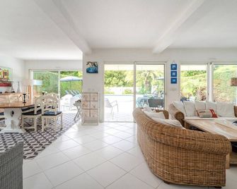 Beautiful Home in Lege-Cap-Ferret - Cap Ferret - Living room