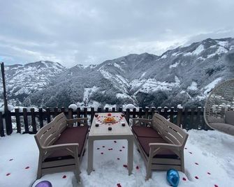 Elabay Dag Evleri - Çamlihemşin - Balcony