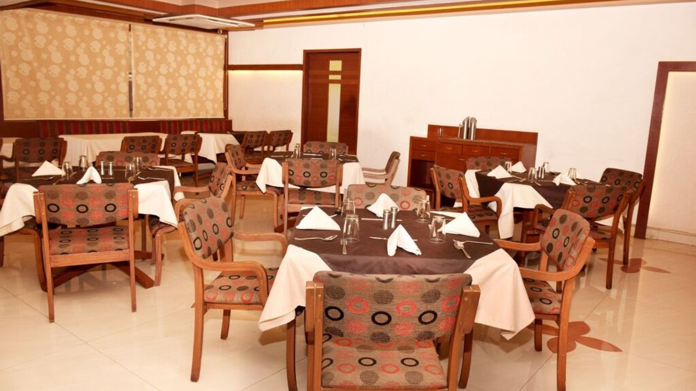 Fabhotel Amrit Residency