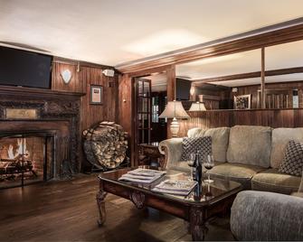 Huntting Inn - East Hampton - Living room