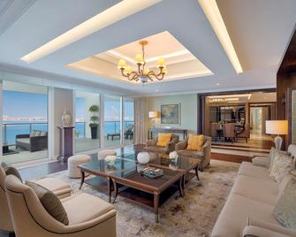Waldorf Astoria Dubai Palm Jumeirah - Dubai - Oturma odası