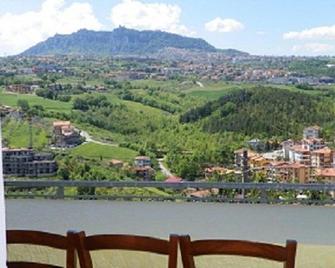 Villa Emma San Marino - Serravalle - Balcony