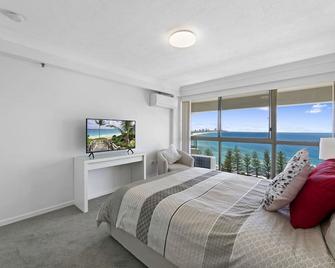 Burleigh Headland 2 Bedroom Stay, just a stones throw from the beach! - Burleigh Heads - Bedroom