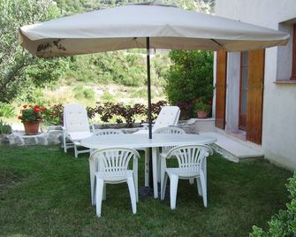 Discover the Daluis, Cians and Verdon gorges - Entrevaux - Patio