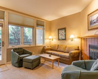 Wyndham Smugglers Notch - 2 Bedroom - Smugglers Notch - Living room