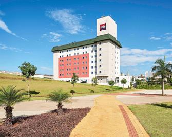 ibis Londrina Shopping - Londrina - Edifício