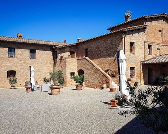 San Pierino - Il Pozzo Holiday Home .. Family Holiday 15 Minutes From Siena! - Monteroni d'Arbia - Будівля