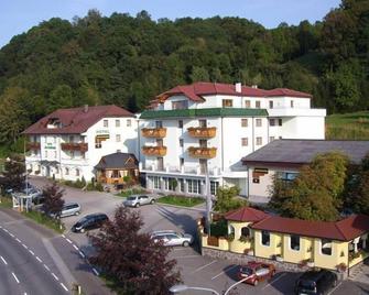 Komfort-Hotel Stockinger - Ansfelden - Budova
