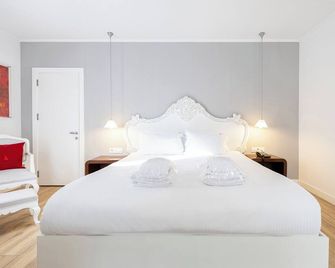 Hotel Beyond - איזמיר - חדר שינה