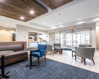 Holiday Inn Express & Suites Lagrange I-85 - La Grange - Gebäude