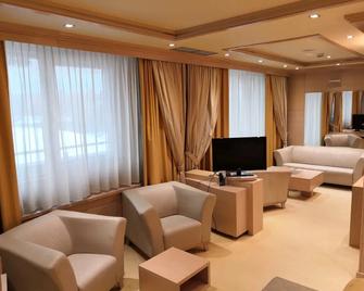 Garni Hotel Aleksandar - Novi Sad - Living room