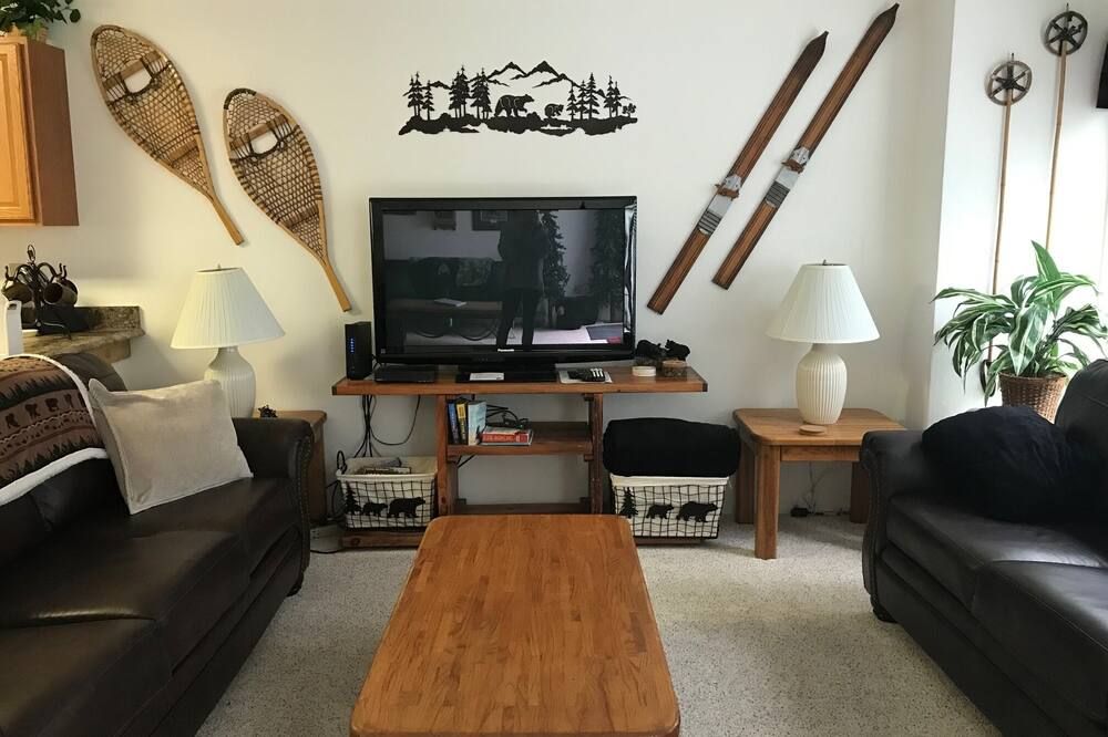 Eagles Ridge Terrace- Mountaintop, 3 Br, Beautiful Th- Golf/ Ski-Wifi,cable