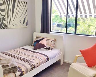Via Veneto - 3 Bedroom Private Home - Brisbane - Bedroom