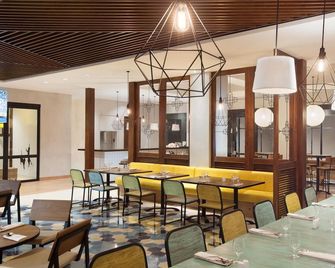 La Lucia Boutique Hotel by Prasanthi - Tanjung Pandan - Restaurante