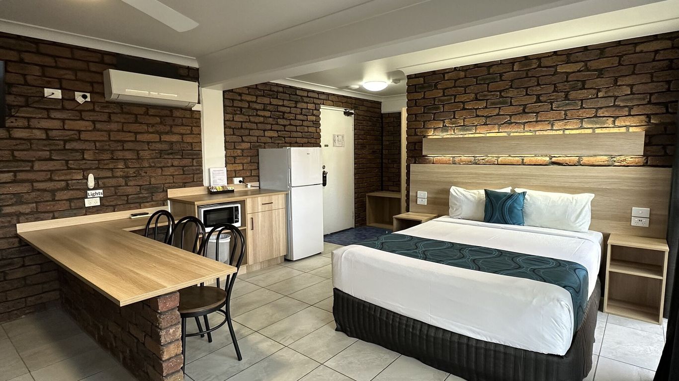 لوجان سيتي موتور إن