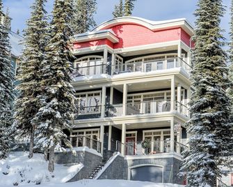 Silver Star Mountain - 3 Bedroom - Ski Out - Sleeps 6 - Lumby - Building