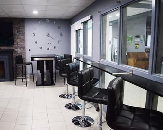 Days Inn by Wyndham Leamington - Leamington - Lounge