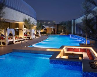 AlRayyan Hotel Doha, Curio Collection by Hilton - Doha - Pool