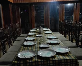 Hotel Noor Mahal - Pahalgam - Dining room