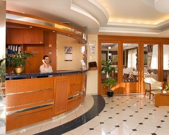 Hotel Kálvária - Győr - Front desk