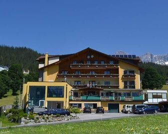 Premium Wanderhotel Steirerhof - Pichl - Gebäude