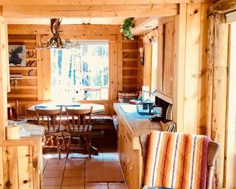Water front, Log Cabin, Mountain Views, ATV Trails, hiking, fishing, creek front - Nathrop - Comedor