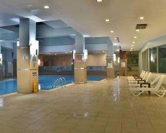 Anitta Hotel - Чорум - Басейн