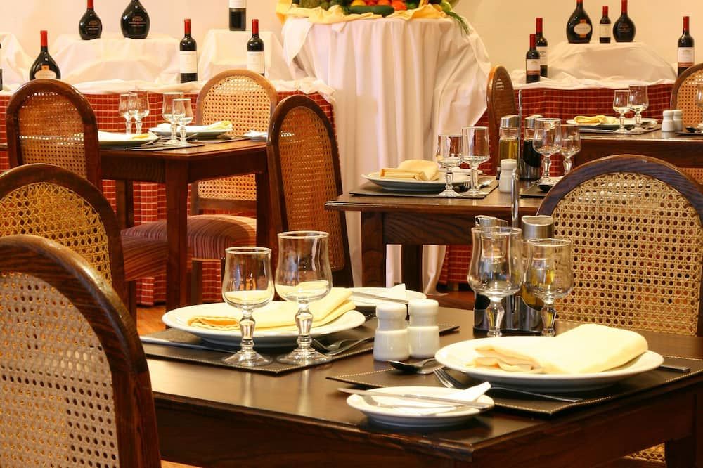 هوتل بريزيدنتي - سانتياغو - مطعم