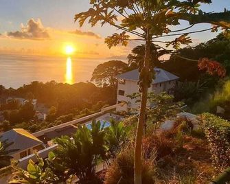 Tropical Secrets Holiday Apartments - Victoria