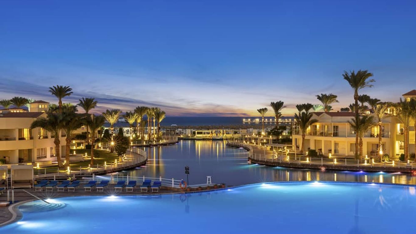 Pickalbatros Dana Beach Resort - Aqua Park