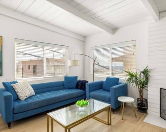 New! Ocean View Mid-Century Modern Beach House - Manhattan Beach - Pokój dzienny