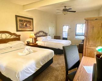 Lake View Queen Guest Room With Two Quee - Mount Ida - Habitación