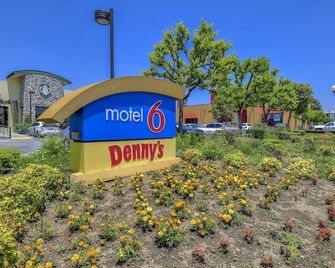Motel 6 Claremont Ca - Claremont - Vista del exterior