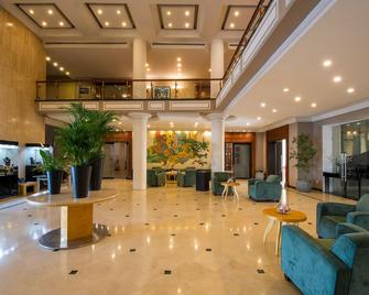 Riviera Hotel and Beach Lounge, Beirut - Bejrut - Lobby