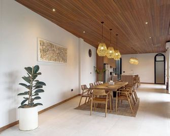 4Bedroom Umah Jeng Alessia Villa - Pererenan by SooBali - Kediri - Comedor