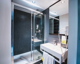 Utopia Hotel - Masnuy-Saint-Jean - Salle de bain