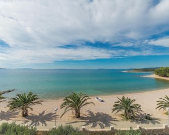 1 Bedroom Lovely Apartment In Vlasici - Vlašići - Beach