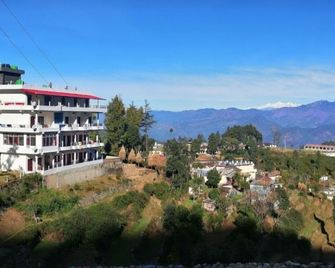 Hotel Taj Himalaya khirsu - Pauri Garhwal - Outdoor view