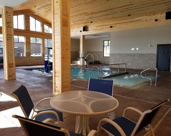 Baymont by Wyndham Oacoma - Oacoma - Zwembad
