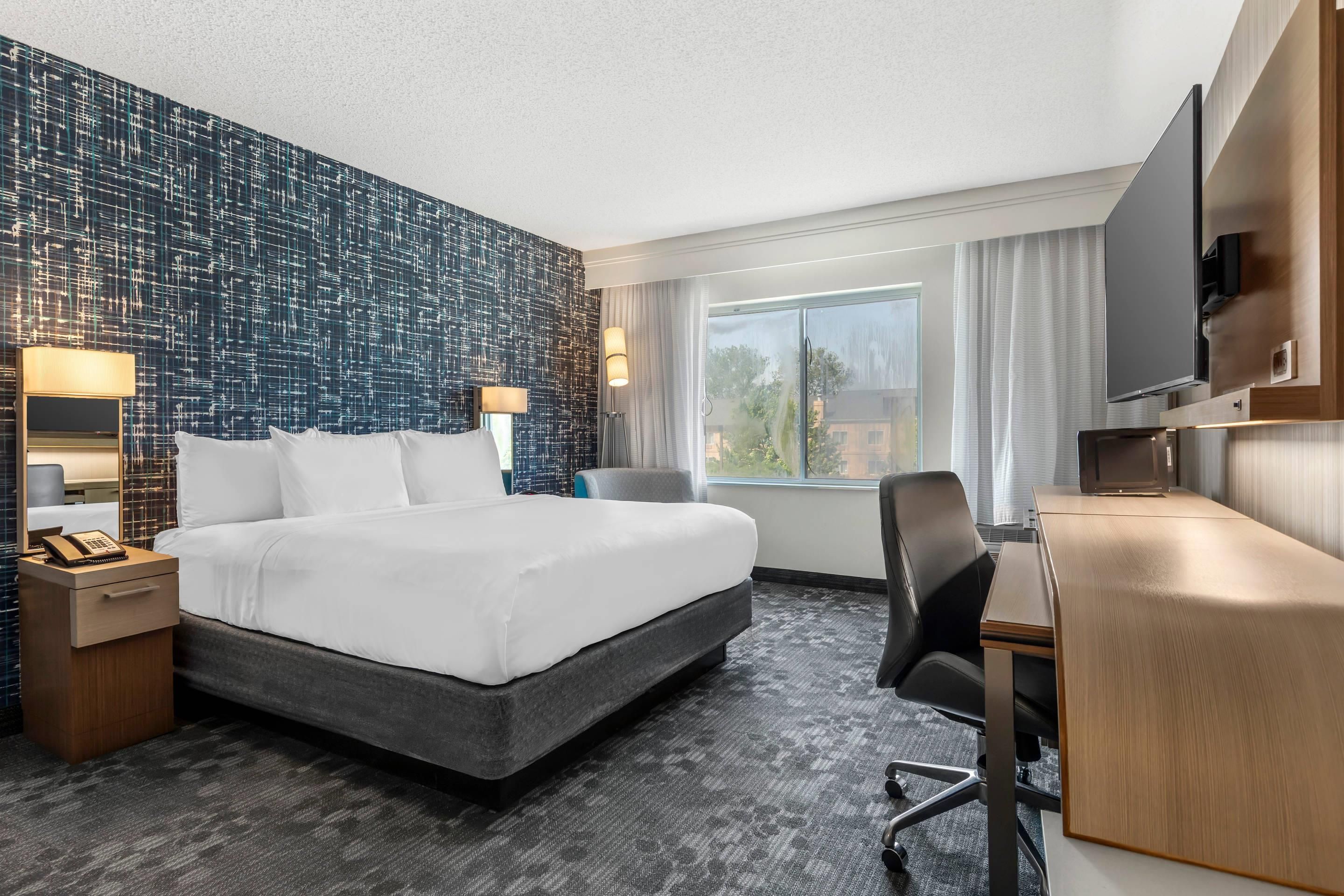 Comfort Inn & Suites Bethlehem Lehigh Valley Airport