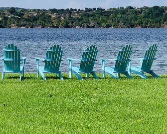 Escape to waterfront acreage at PK - Graford - Vista del exterior