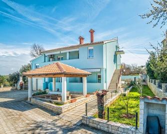 Apartments Tanja 100 - Pula - Bina